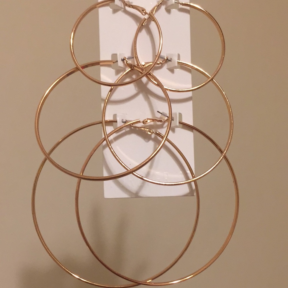 BRAND NEW GORGEOUS SEXY ROSEGOLD HOOP EARRINGS 💄